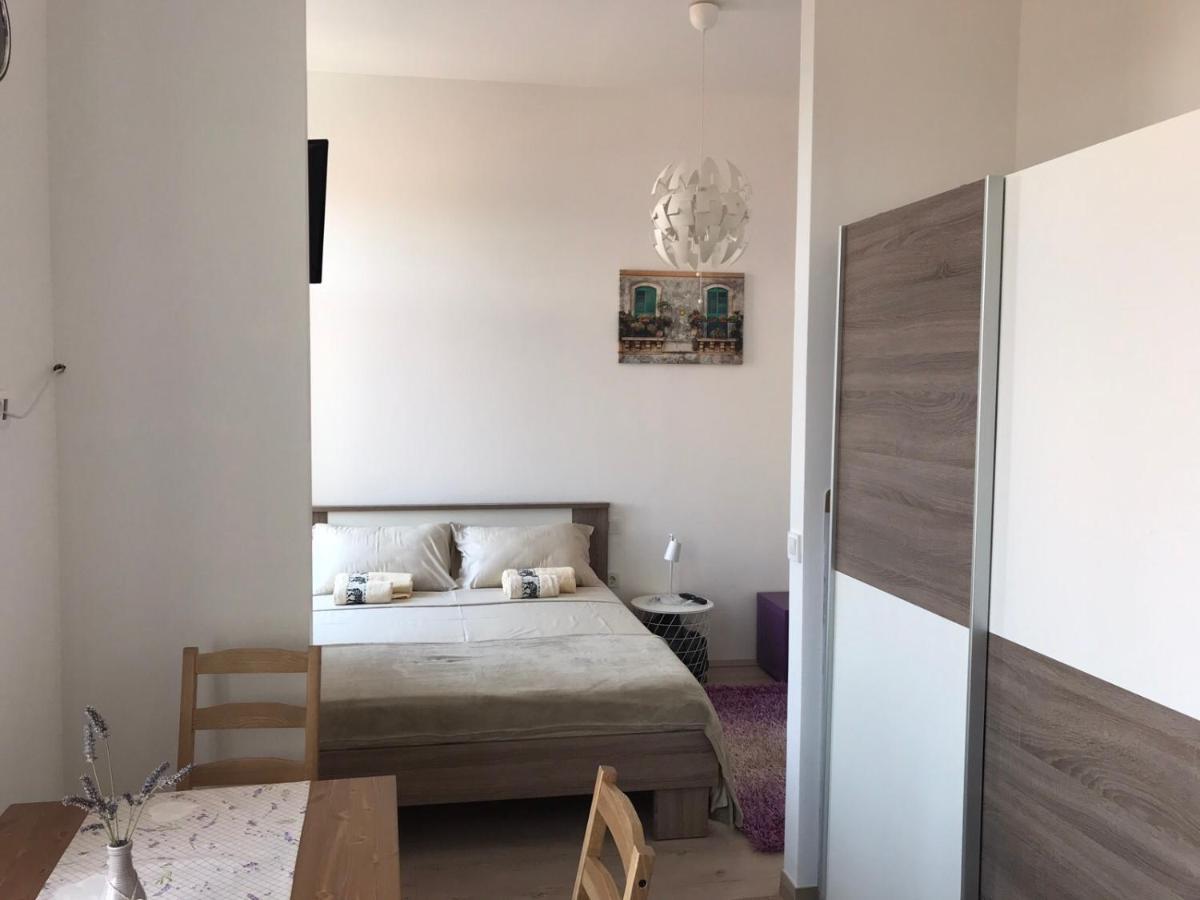 Studio Apartmani Paola Rijeka Buitenkant foto