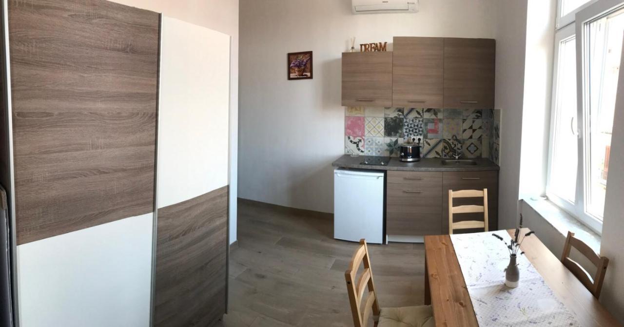 Studio Apartmani Paola Rijeka Buitenkant foto